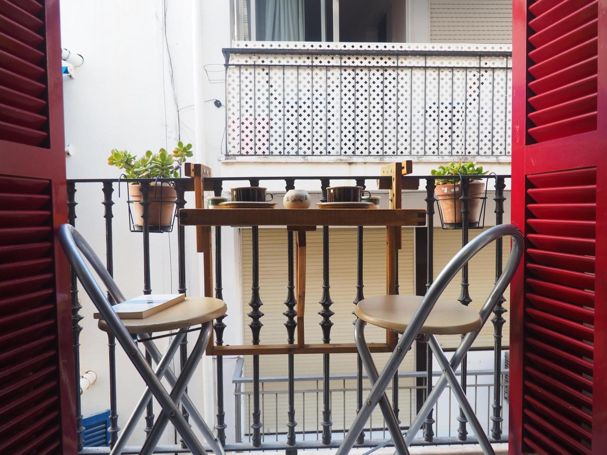 Balcony View Apartment By Hello Homes 시체스 외부 사진