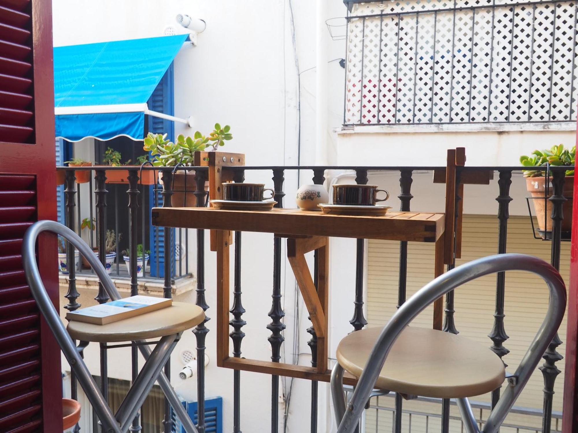 Balcony View Apartment By Hello Homes 시체스 외부 사진
